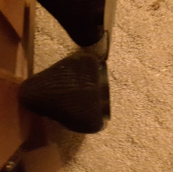 Shoes heels and flats together - Picture 10 of 16